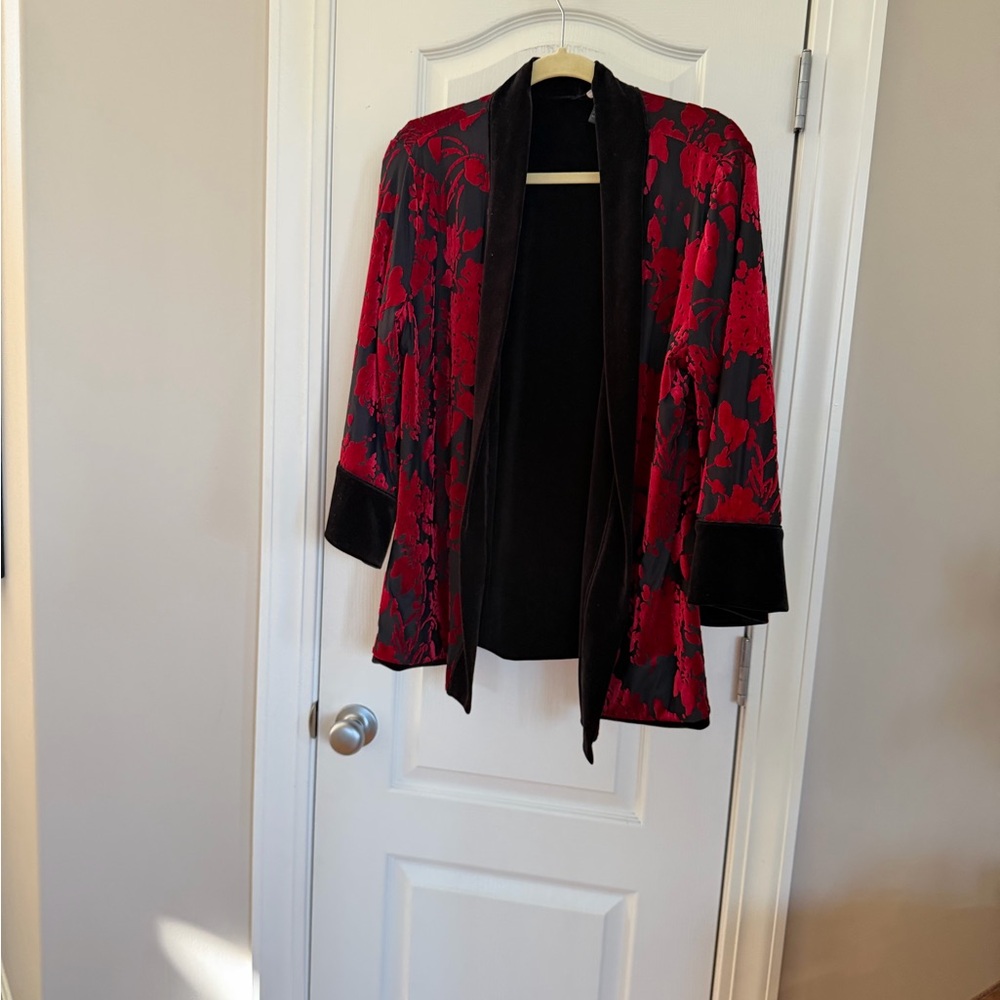 Elegant Black Velvet Women's Jacket